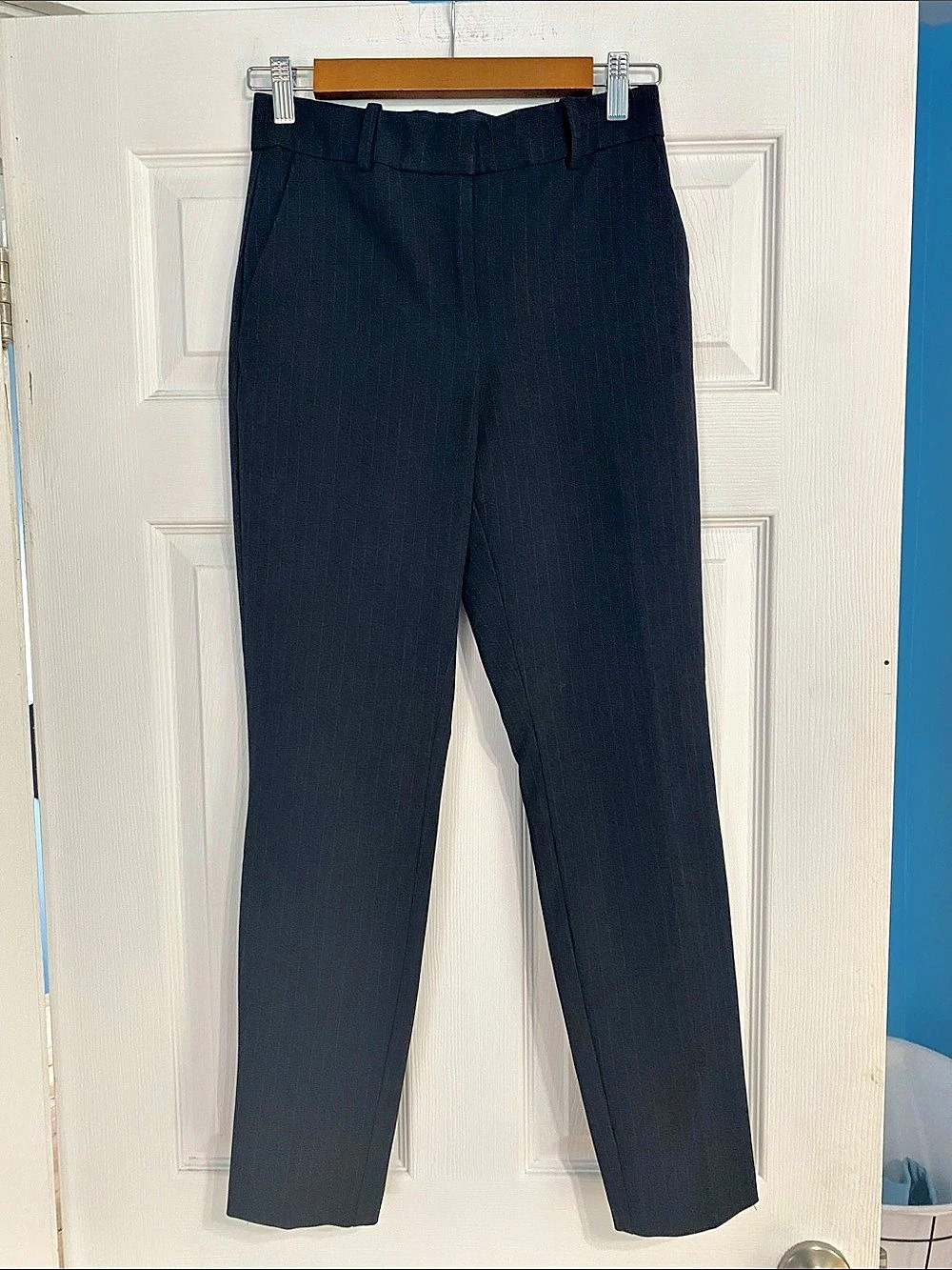 H&M Women's Pinstripe Ankle Pants Size 4 great condition item 66